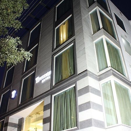 Rosemallow Hotel New Delhi Exteriör bild