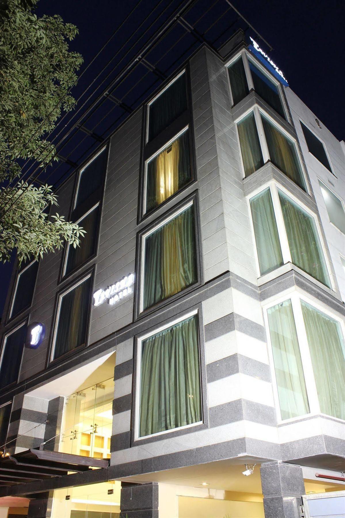 Rosemallow Hotel New Delhi Exteriör bild
